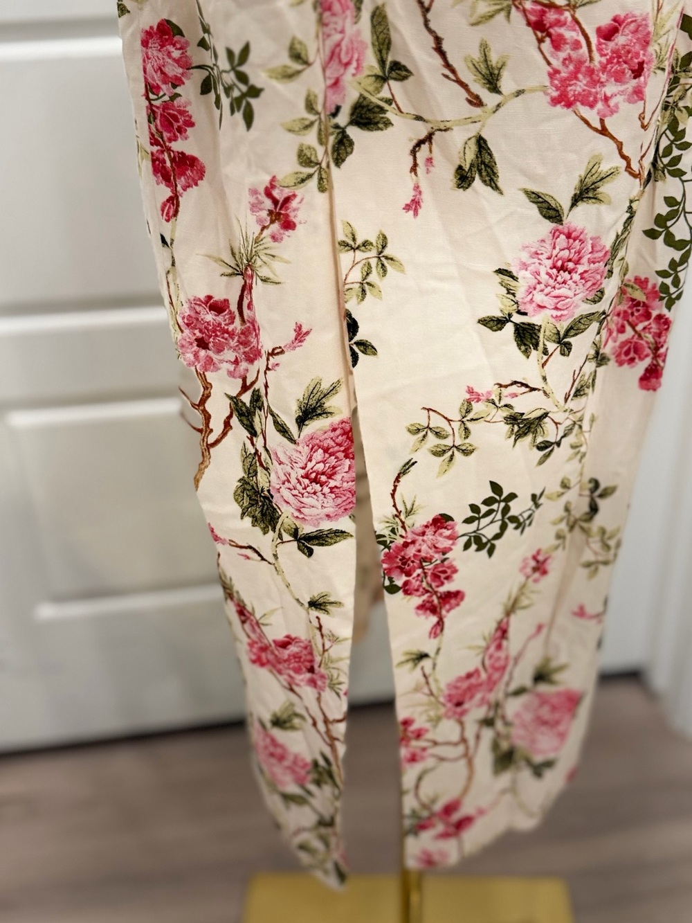 Zara Floral Ruched Midi Dress in Cream and Pink NWT - Picture 4 of 6